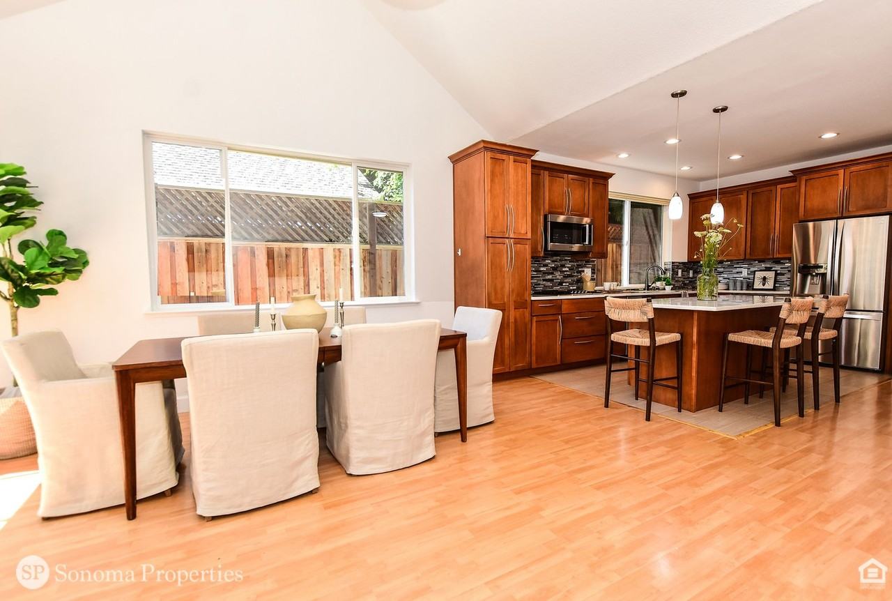 1146 Fryer Creek Dr - Photo 2 of 19