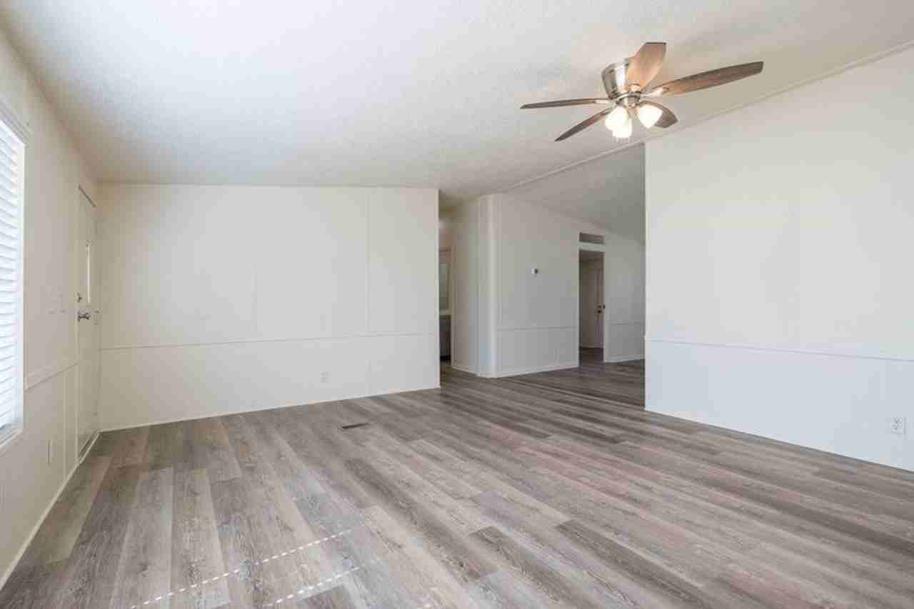 113 Davis Rd E - Photo 5 of 16