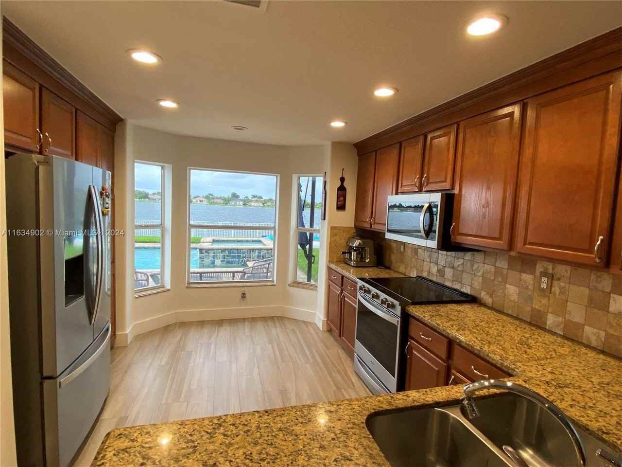 18828 Nw 24th Ct - Photo 2 of 20