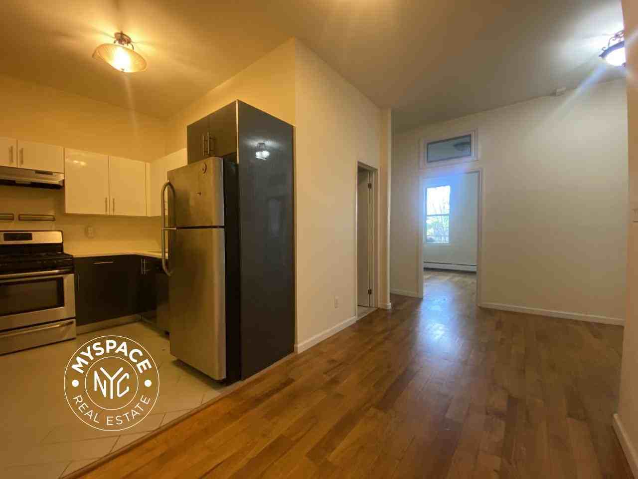229 Jefferson St #3R - Photo 2 of 7