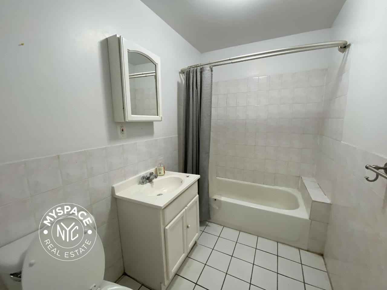 229 Jefferson St #3R - Photo 5 of 7