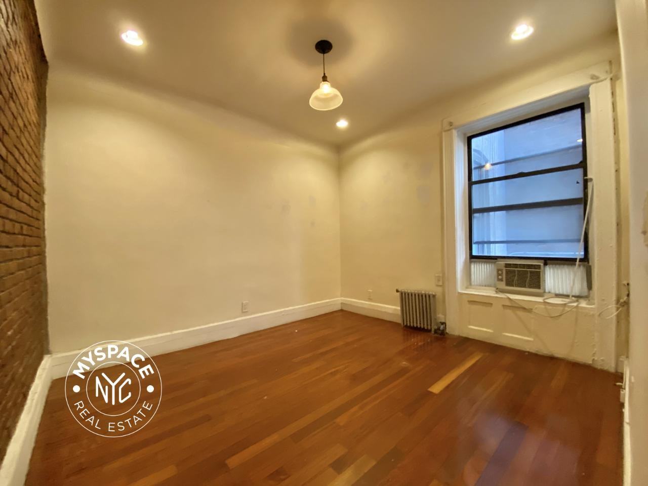 499 Washington Ave #1A - Photo 3 of 8