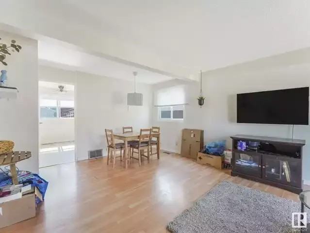 7306 183b St Nw - Photo 3 of 30