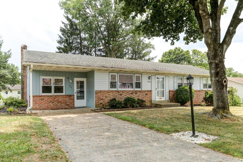 923 Thornton Dr - Photo 2 of 32