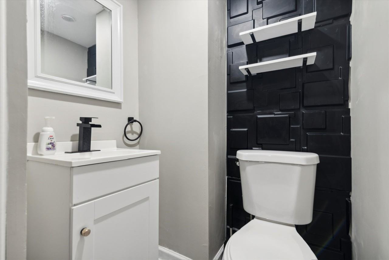 5846 Morton St - Photo 2 of 15