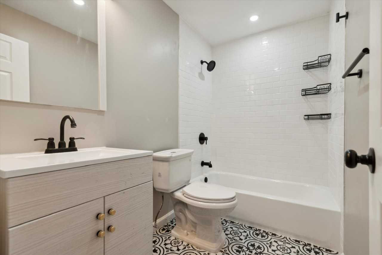 5846 Morton St - Photo 7 of 15