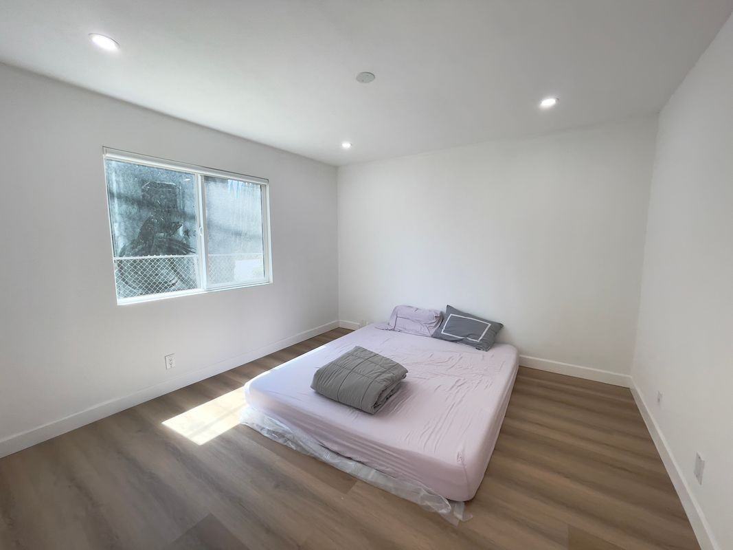 2243 Otterbein Ave - Photo 5 of 9