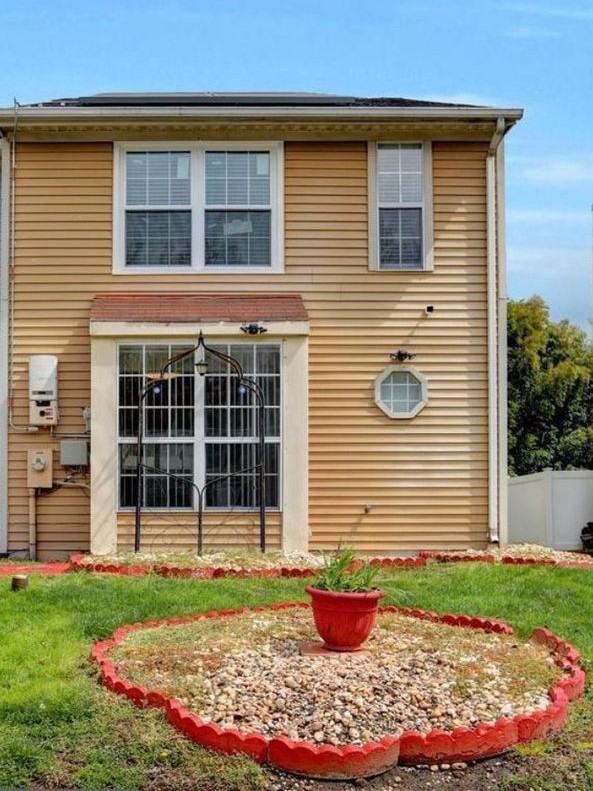 1311 Stockett Sq - Photo 2 of 18