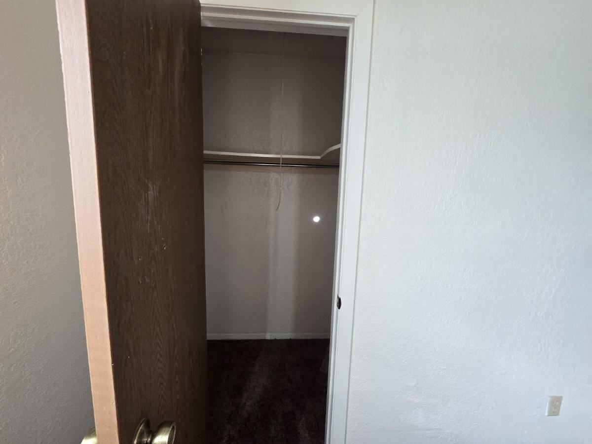 1605 Common Dr Apt B - Photo 2 of 19
