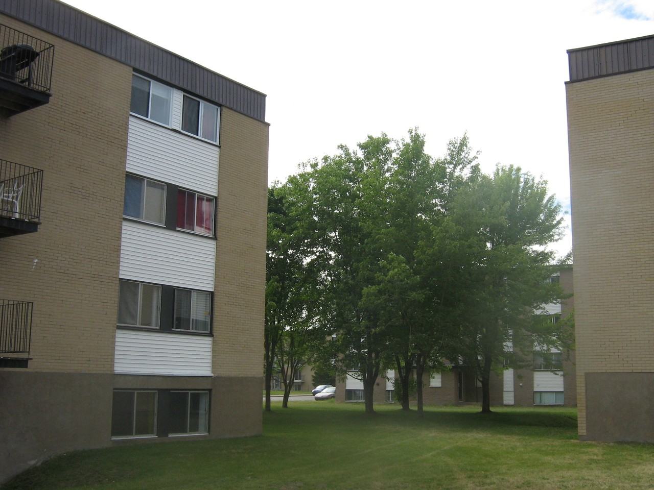 3150-3160-3275 Louis Pasteur - Photo 2 of 6