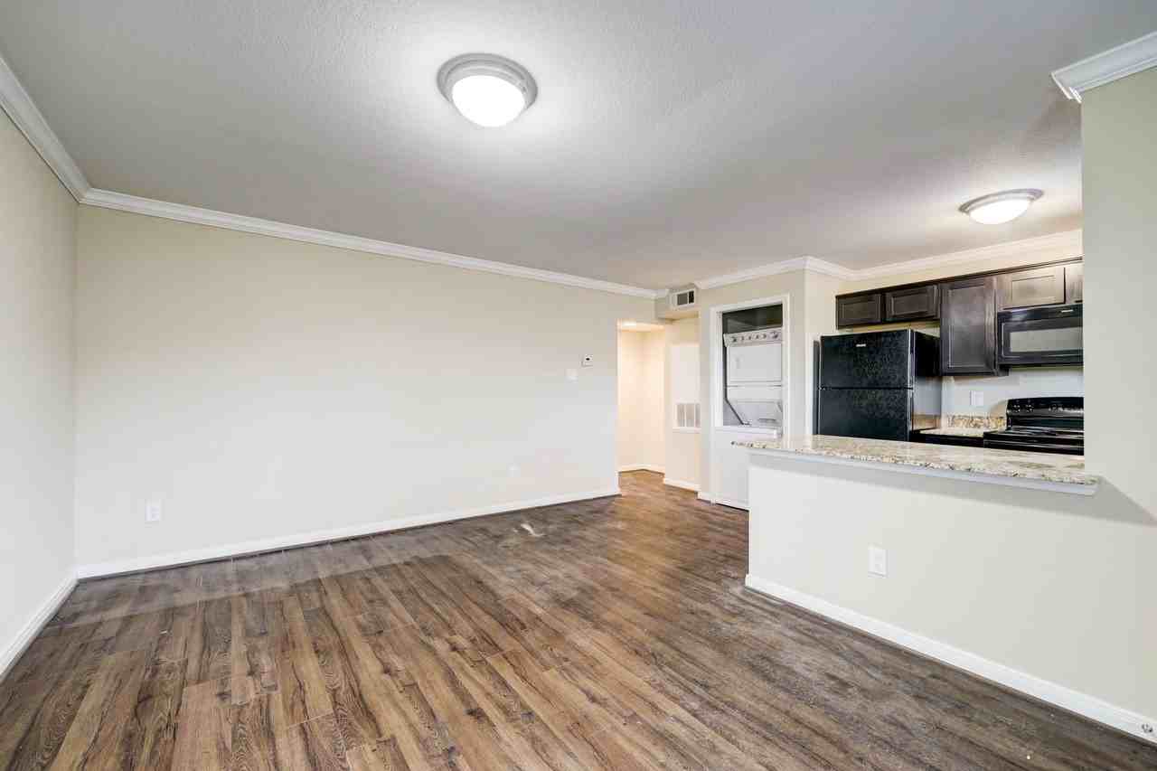 Timbergrove - Photo 2 of 8