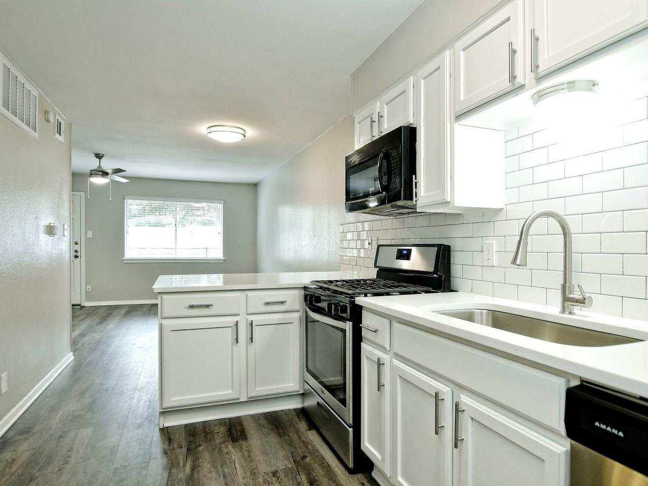 Sandpiper Apartments - Photo 6 of 40