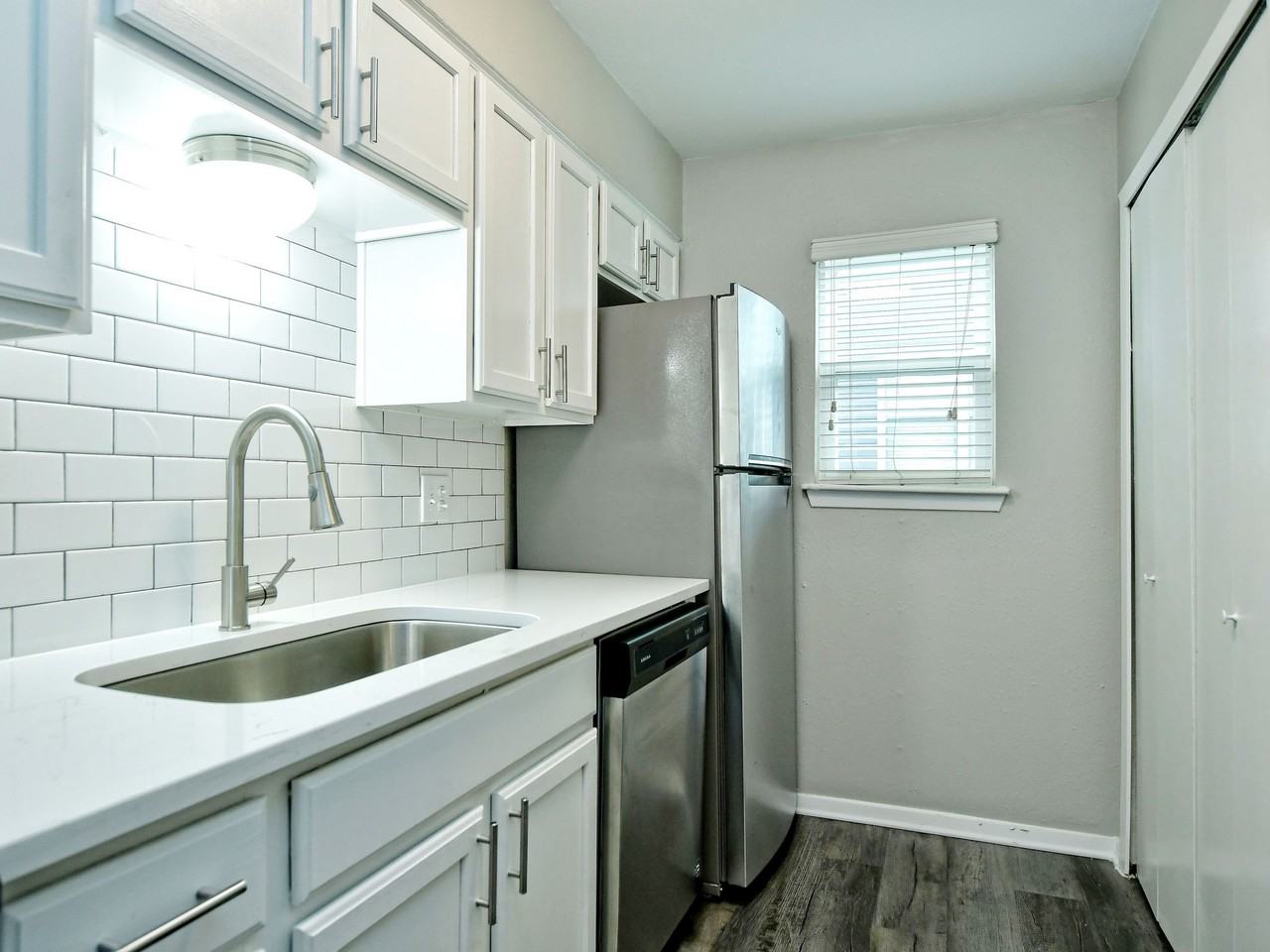 Sandpiper Apartments - Photo 7 of 40