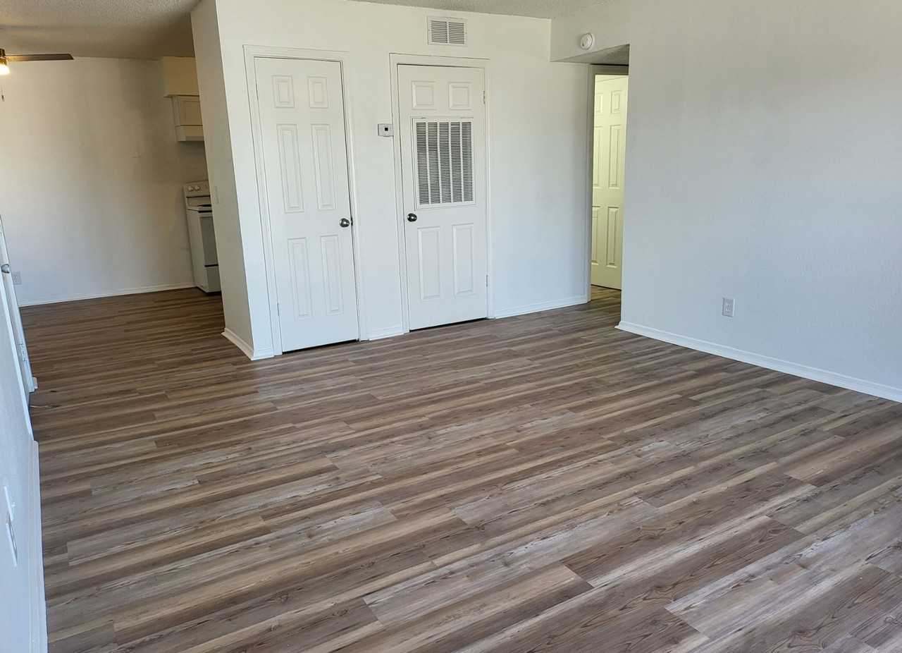 Knollwood Apartments - Photo 4 of 5