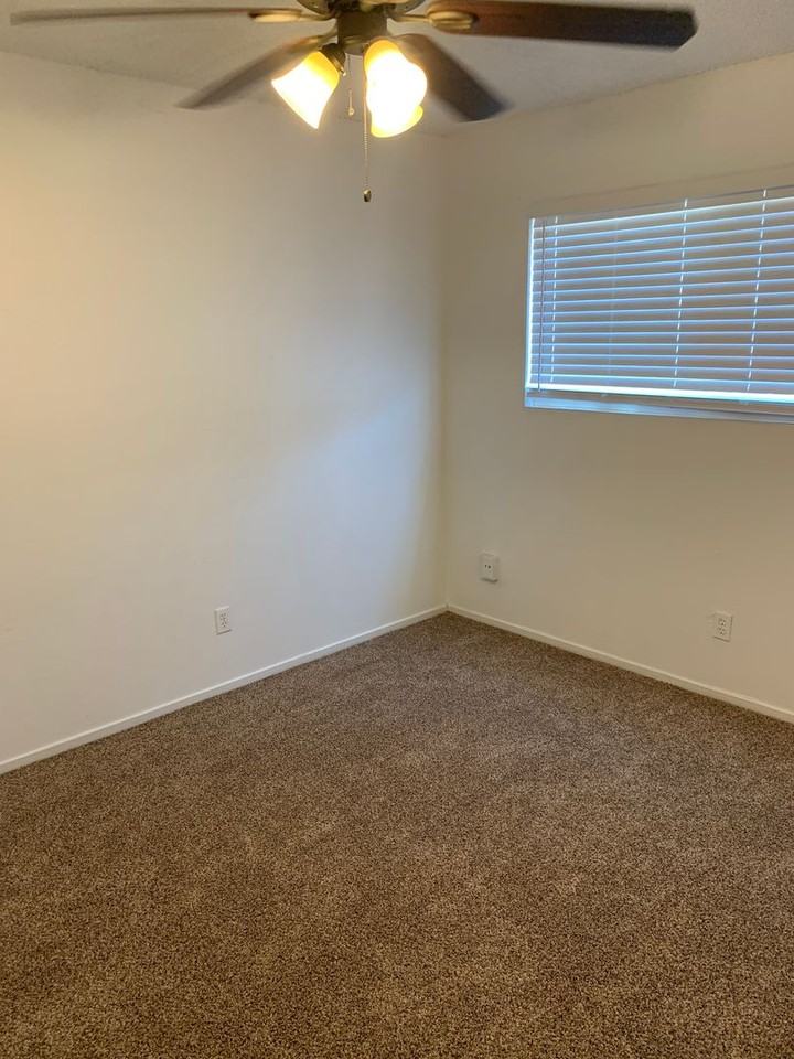 6720 2nd St - Photo 4 of 9