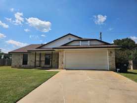 904 Woodview Dr - Photo 1 of 1