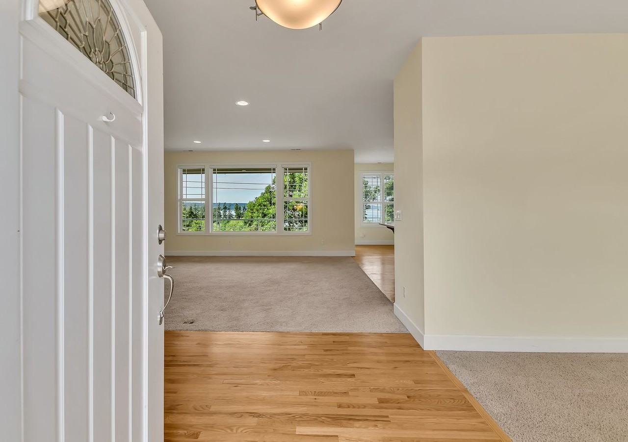 1216 S Brookside Ter - Photo 5 of 47