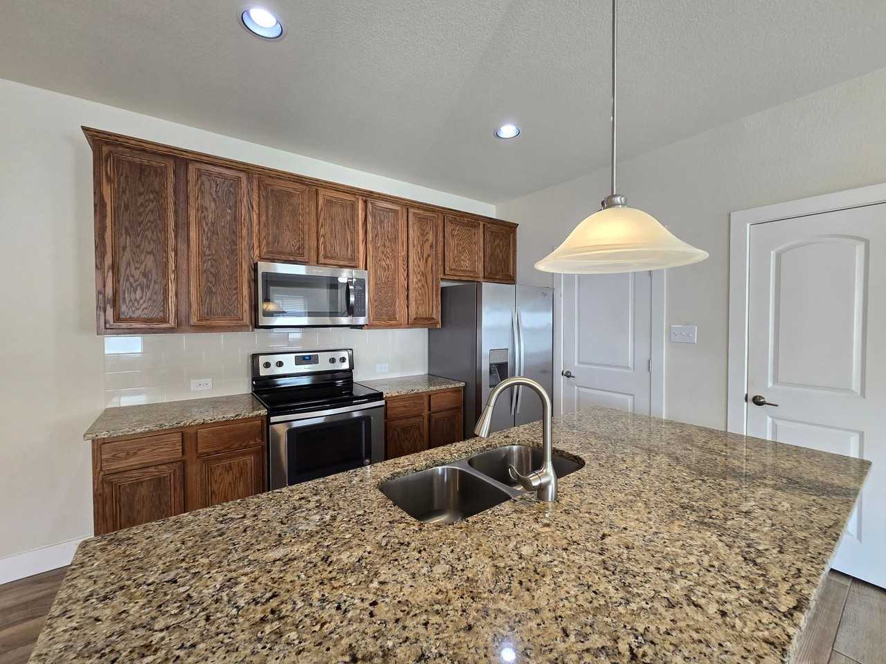 727 Gristmill Dr - Photo 5 of 23