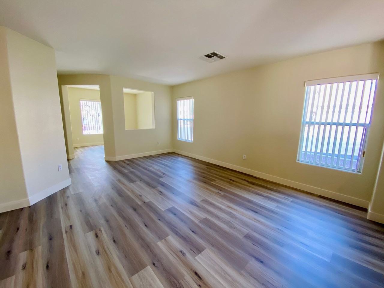 6158 Dutch Windmill Ave - Photo 7 of 35