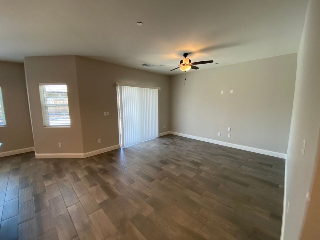 1129 E Harter Dr - Photo 3 of 32