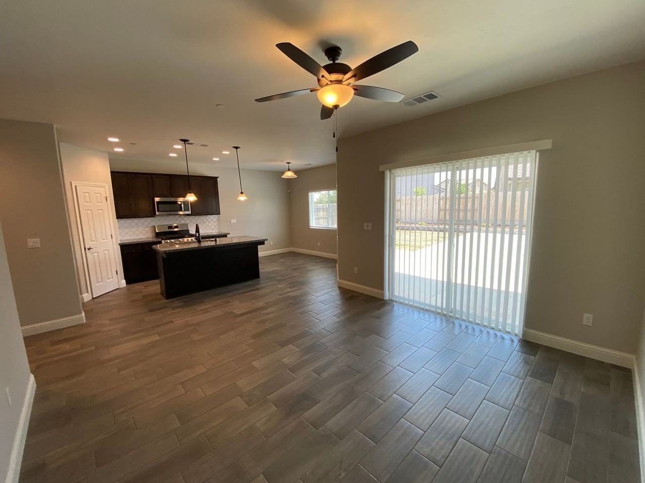 1129 E Harter Dr - Photo 4 of 32