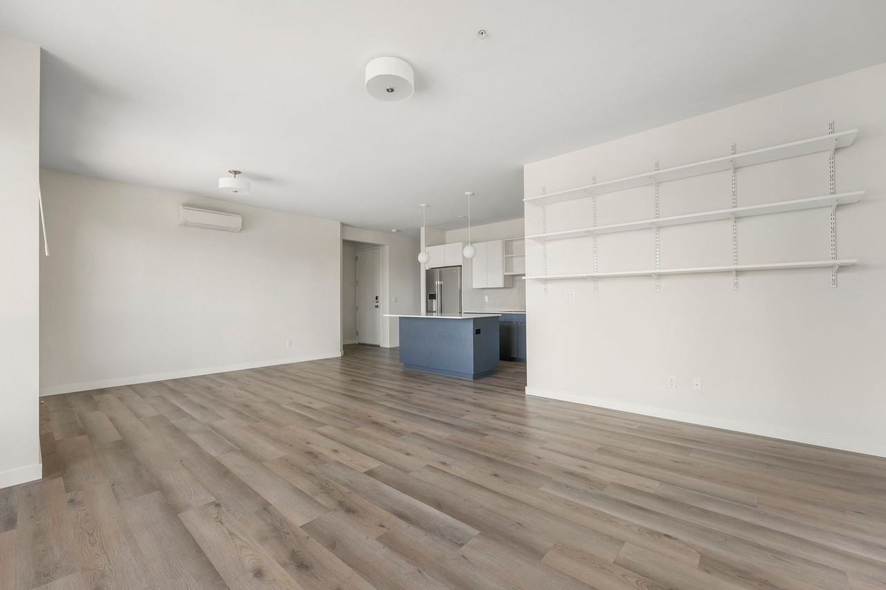 425 Ne Bryant St #304 - Photo 7 of 33