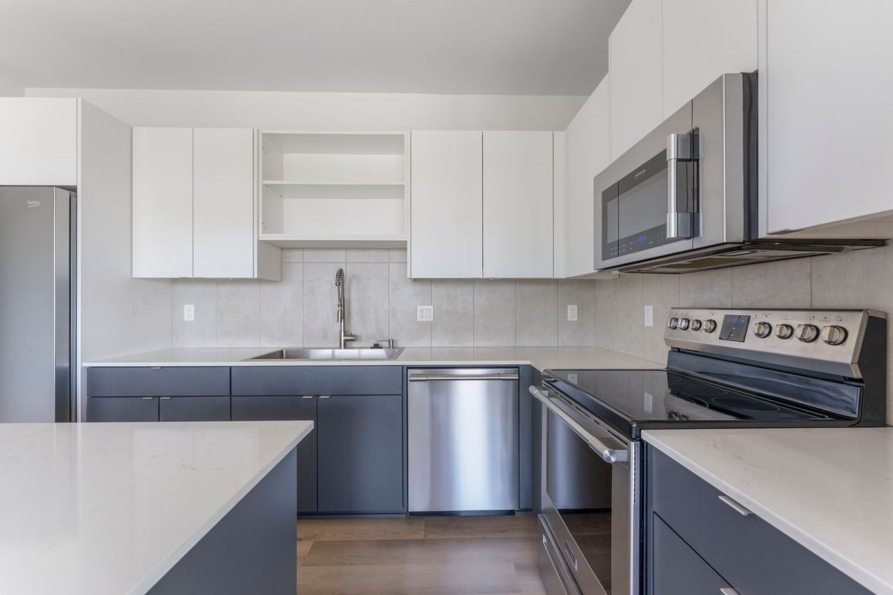 425 Ne Bryant St #304 - Photo 5 of 33