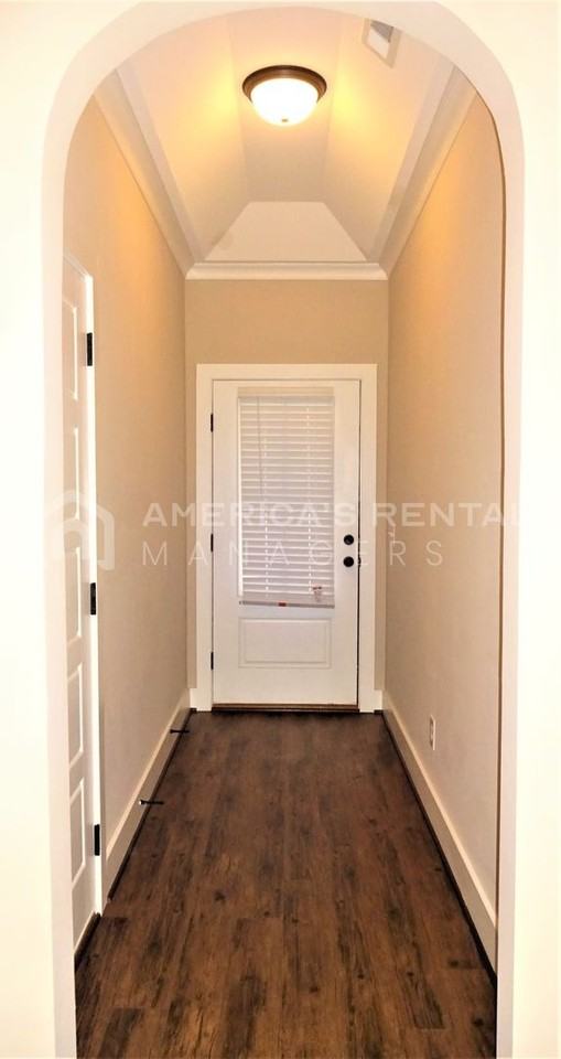 5613 Park Side Rd - Photo 2 of 16