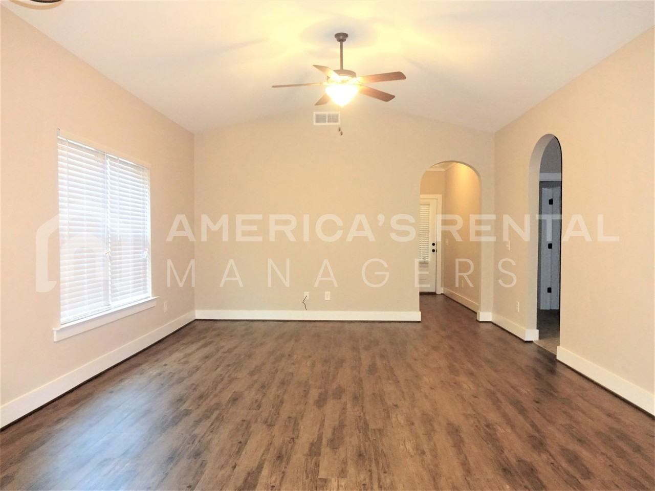 5613 Park Side Rd - Photo 4 of 16
