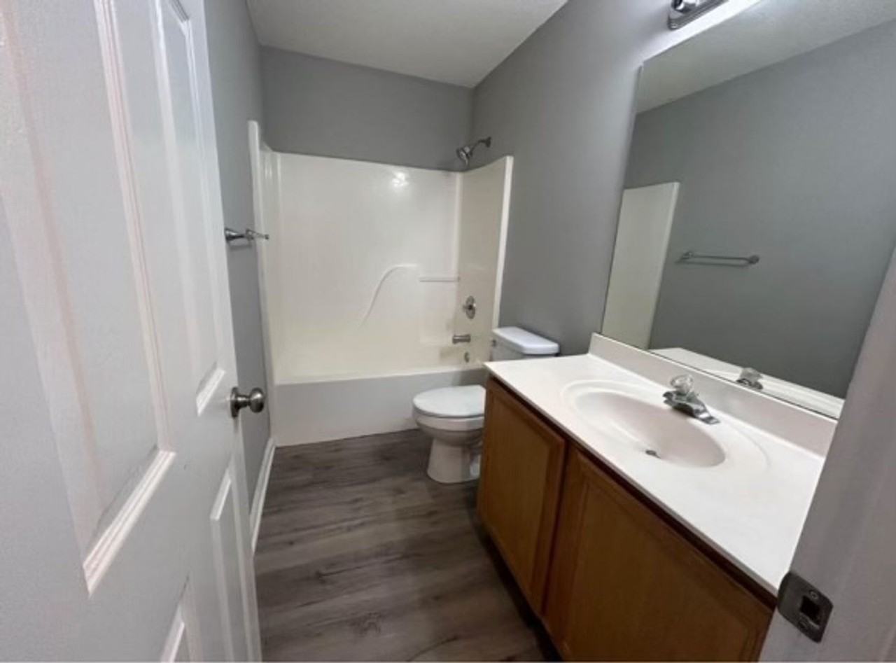 707 Stillwater Dr - Photo 7 of 11