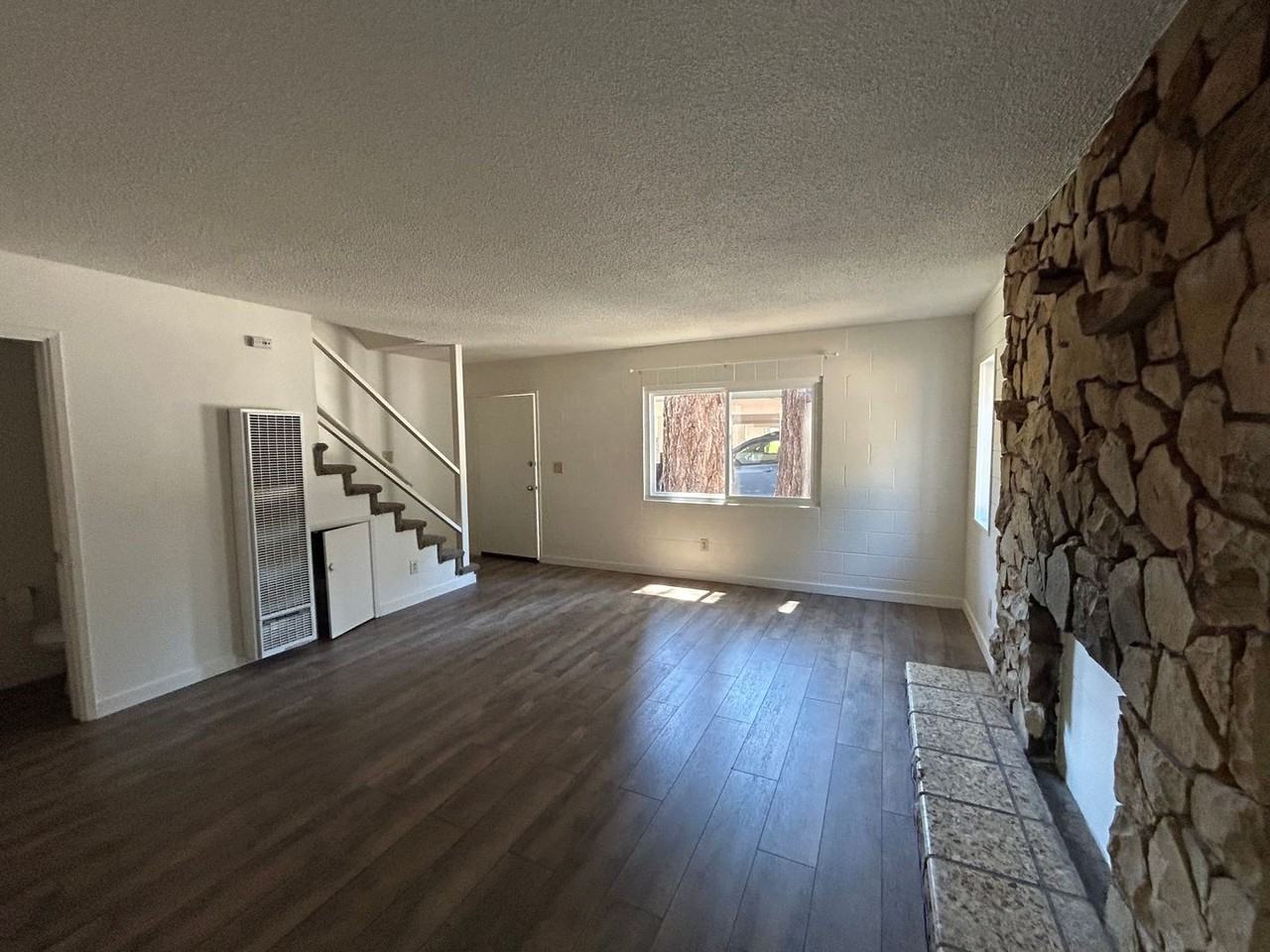 1181 - Photo 2 of 11