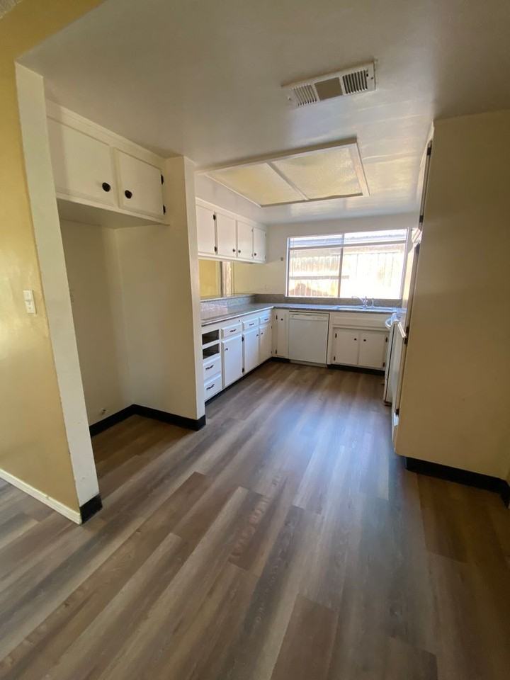 4601 Glengary Pl - Photo 7 of 16