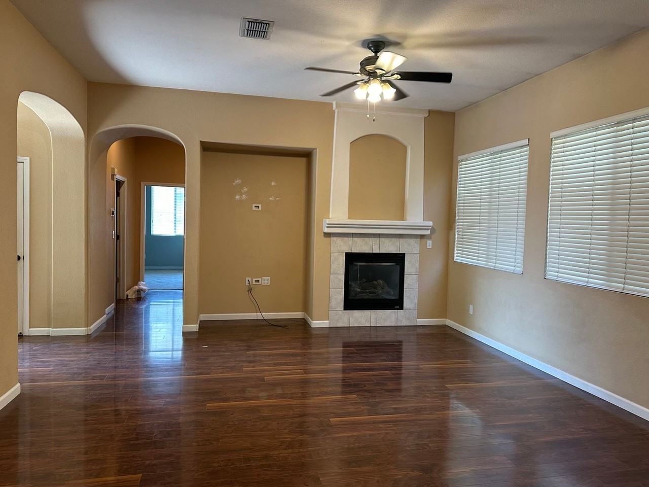 1824 San Diego Cir - Photo 4 of 48