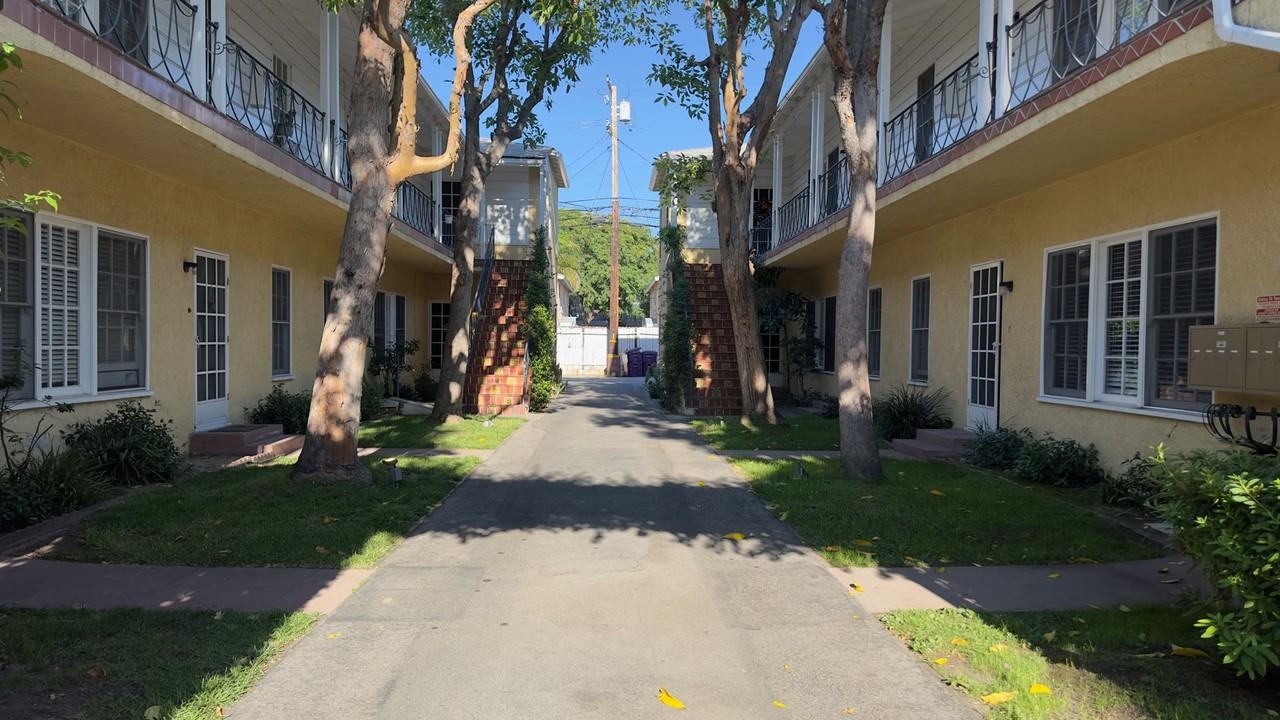 2460 Cedar Ave #07 - Photo 2 of 21