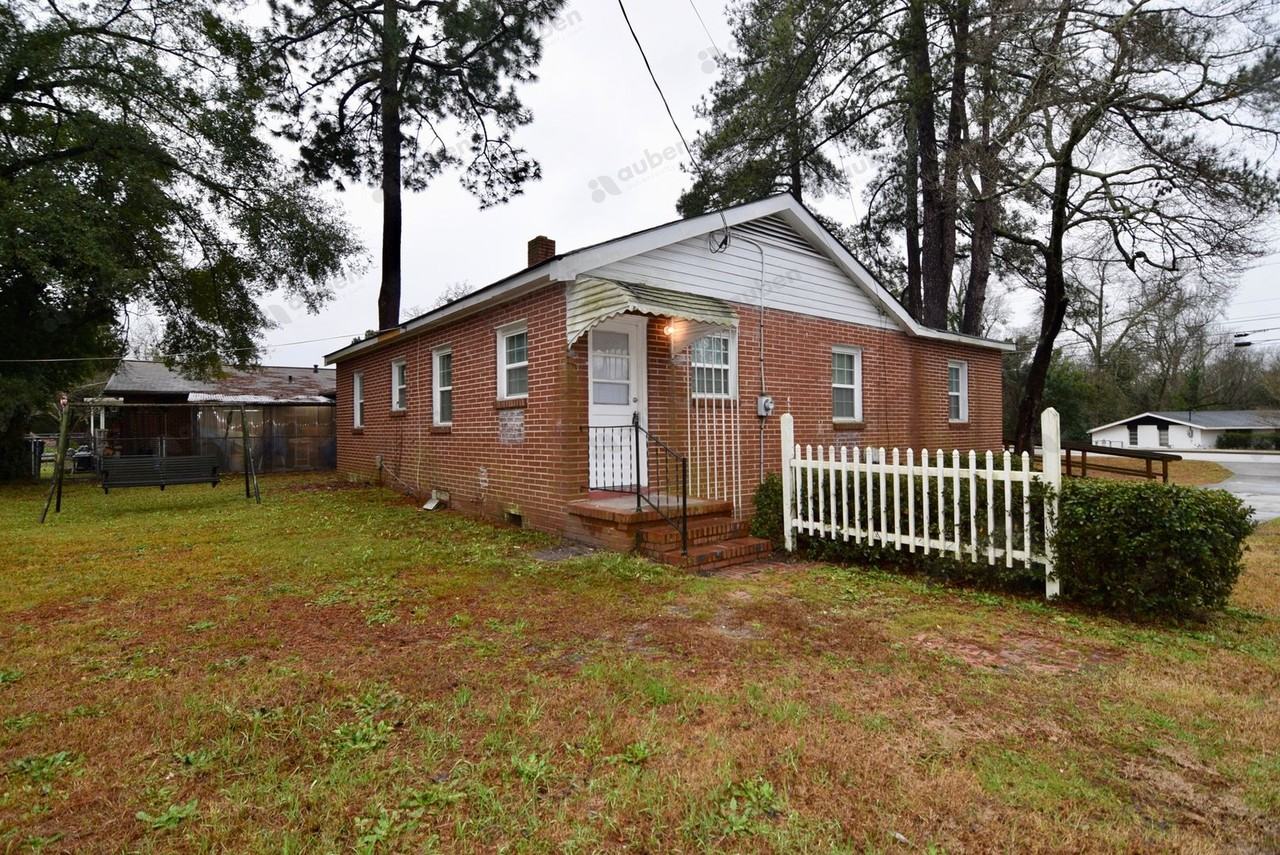 1430 Jackson Rd - Photo 2 of 36