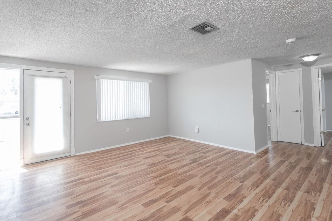 10800 Leeds Rd - Photo 2 of 23
