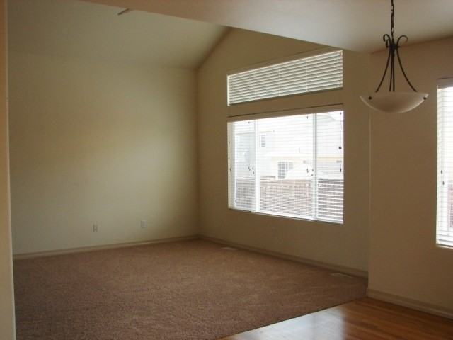7261 Grand Prairie Dr - Photo 4 of 17