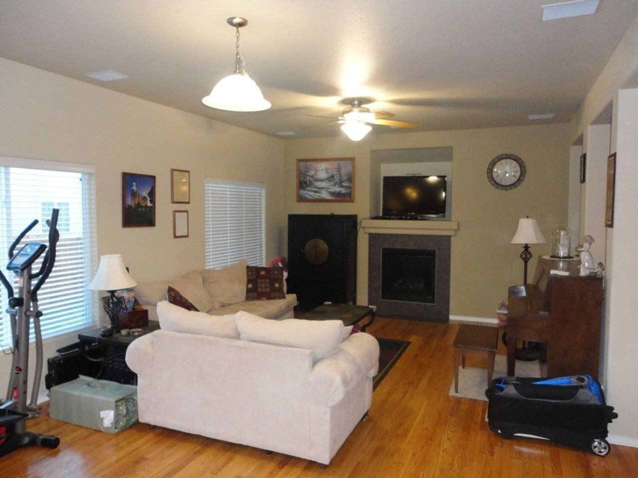 7074 Silverwind Cir - Photo 3 of 18