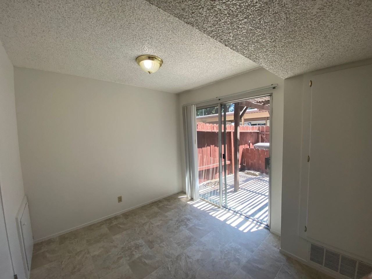 313 Eldridge Ave - Photo 6 of 19