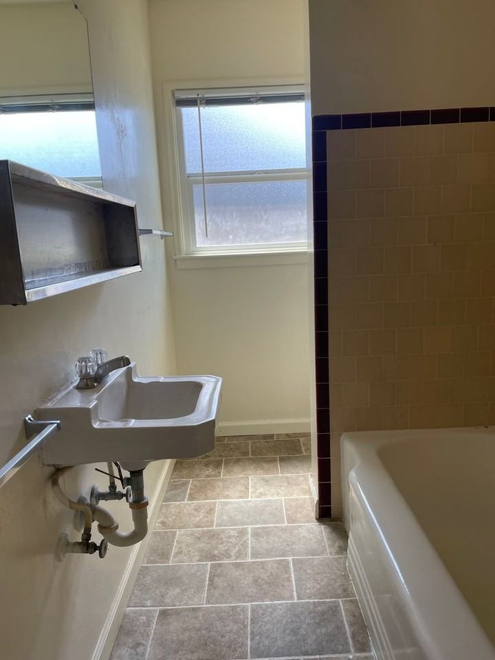 1701 Central Ave - Photo 2 of 7