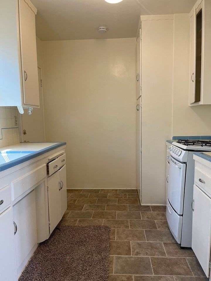 1701 Central Ave - Photo 4 of 7