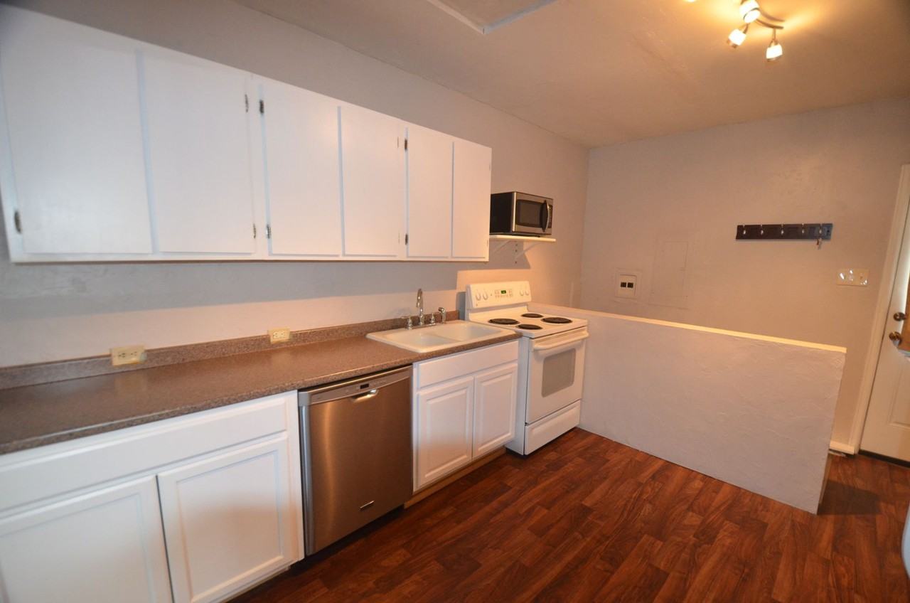 43 Red Feather Rd - Photo 2 of 12