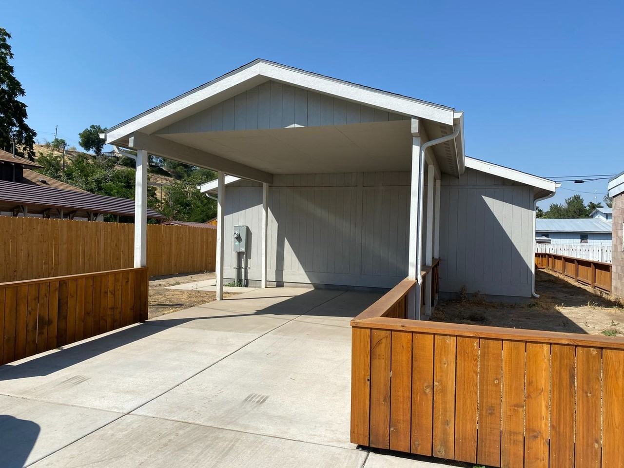 253 W Main St - Photo 2 of 18