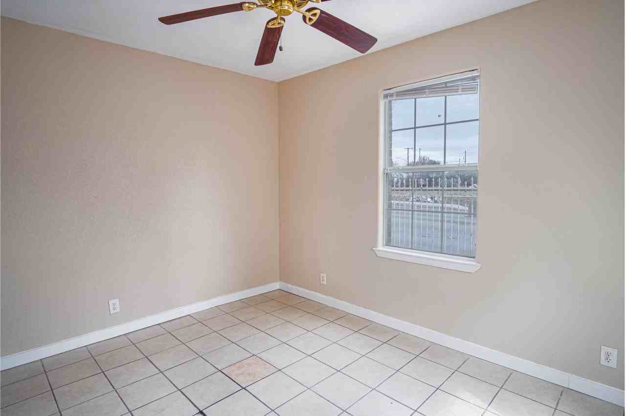 717 N Colorado St - Photo 3 of 13