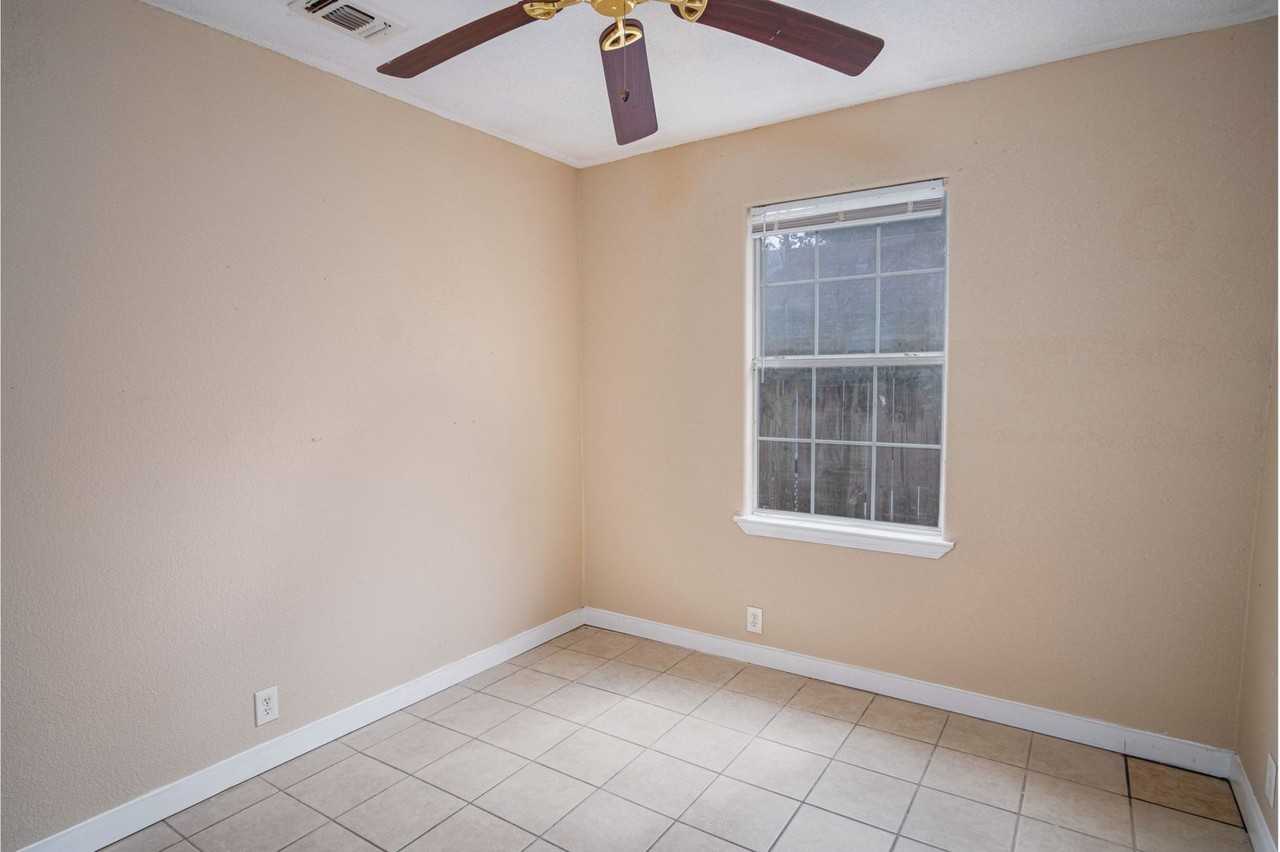 717 N Colorado St - Photo 5 of 13