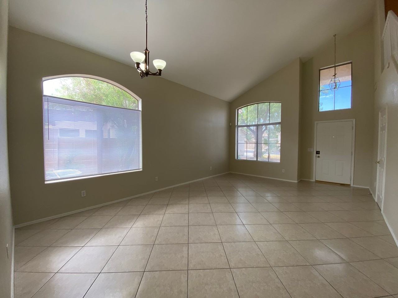 13701 N 82nd Ave - Photo 3 of 25