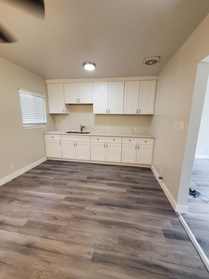 1232 W. 94th St - Photo 2 of 11