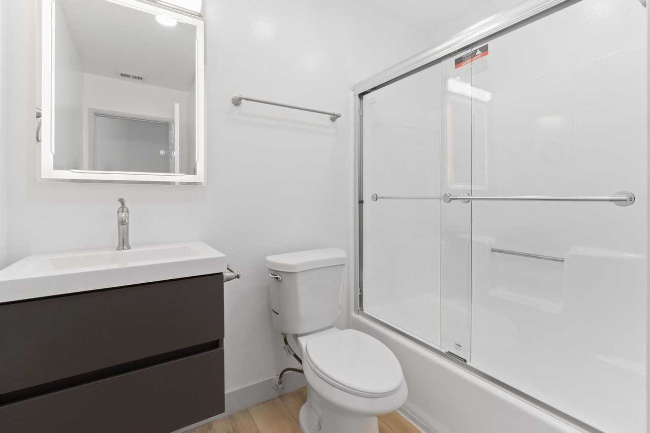 208 E Imperial Ave - Photo 5 of 11