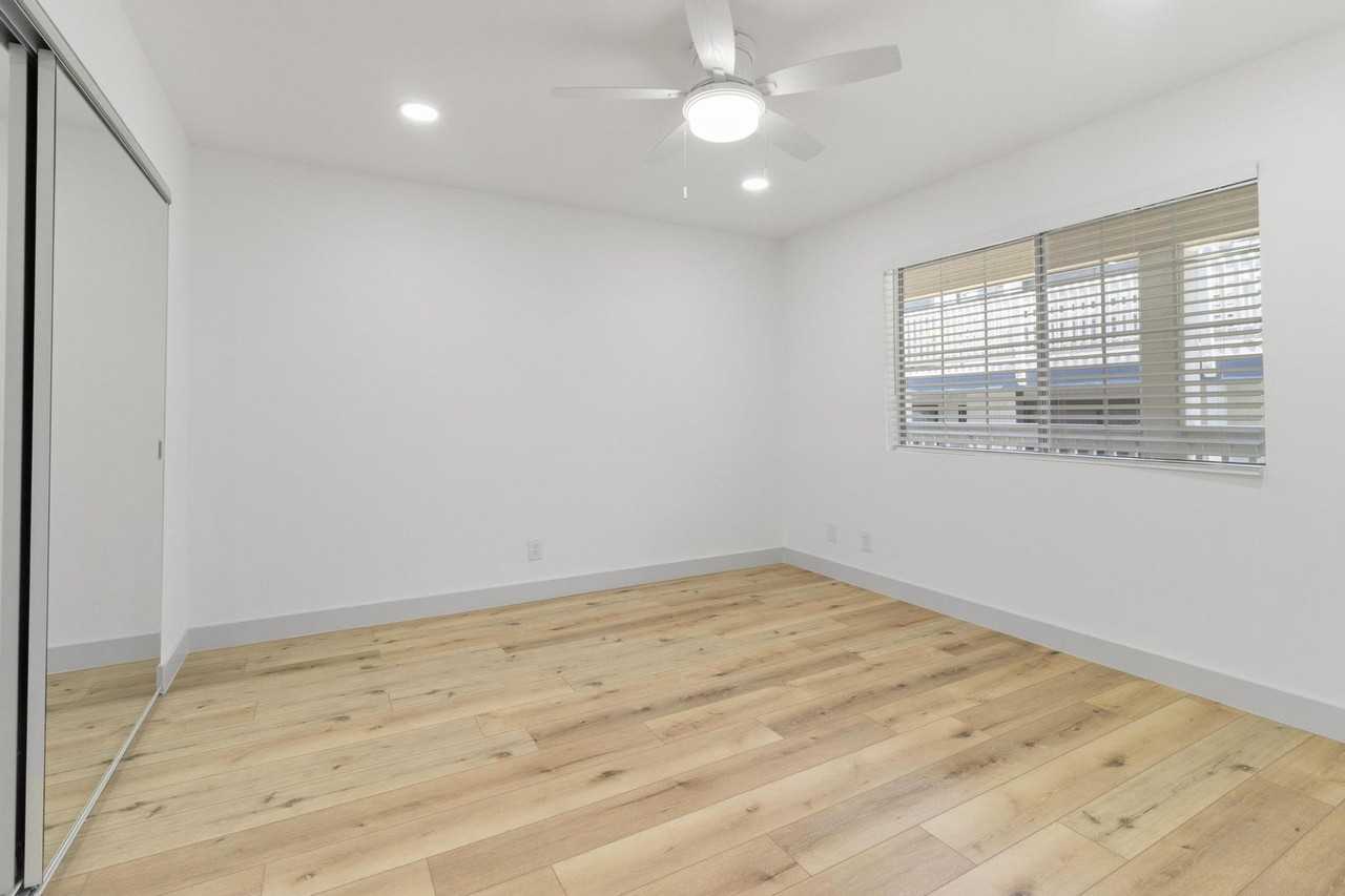 208 E Imperial Ave - Photo 6 of 11