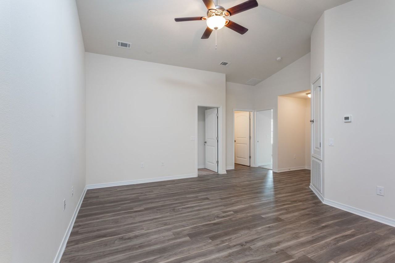 5664 Peach Dr - Photo 3 of 24